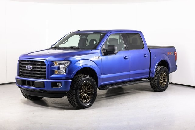 Blue F150 in Photobooth