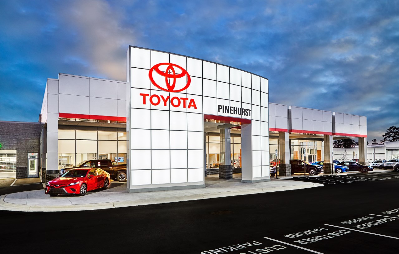 The completed new car dealership. A smooth project because the right General Contractor was selected.